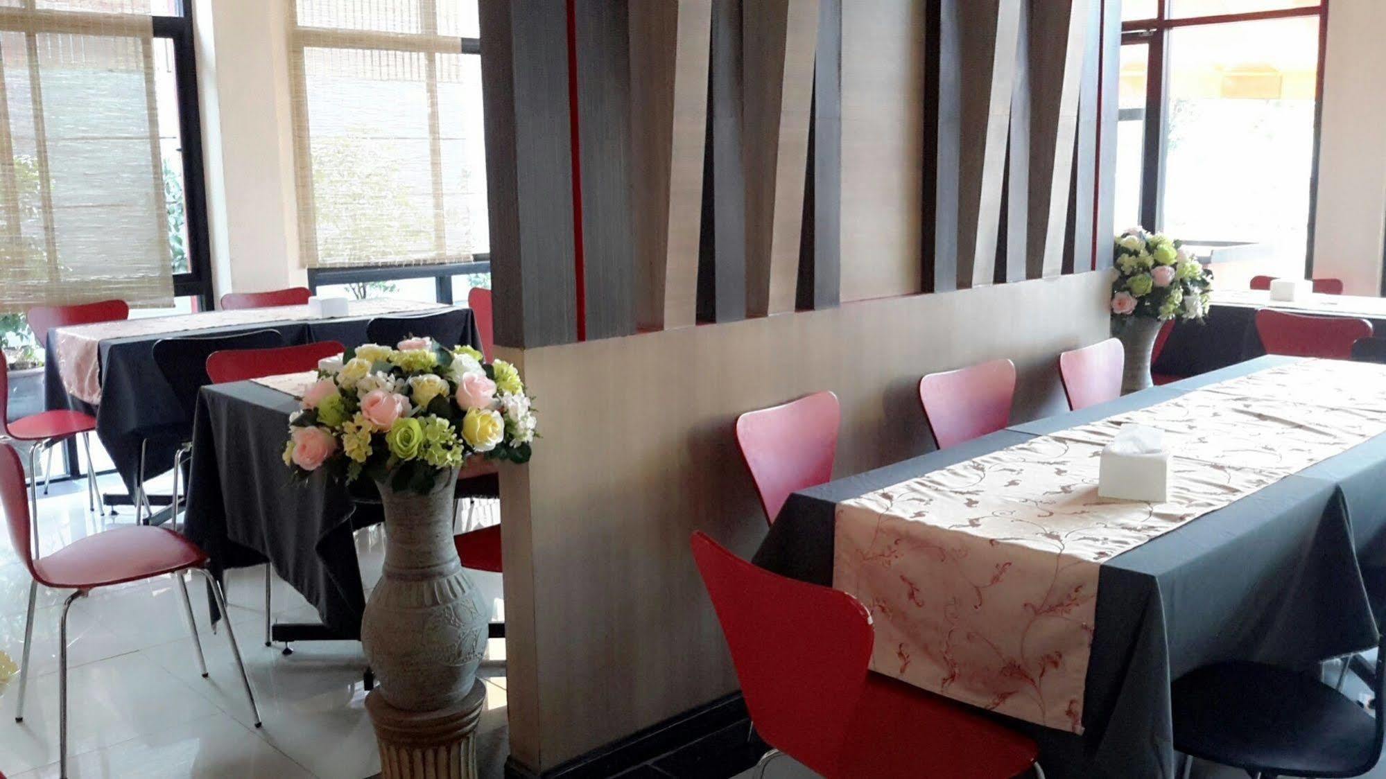 צ'יאנג ריי Oyo 1127 Baan Siam Hotel מראה חיצוני תמונה