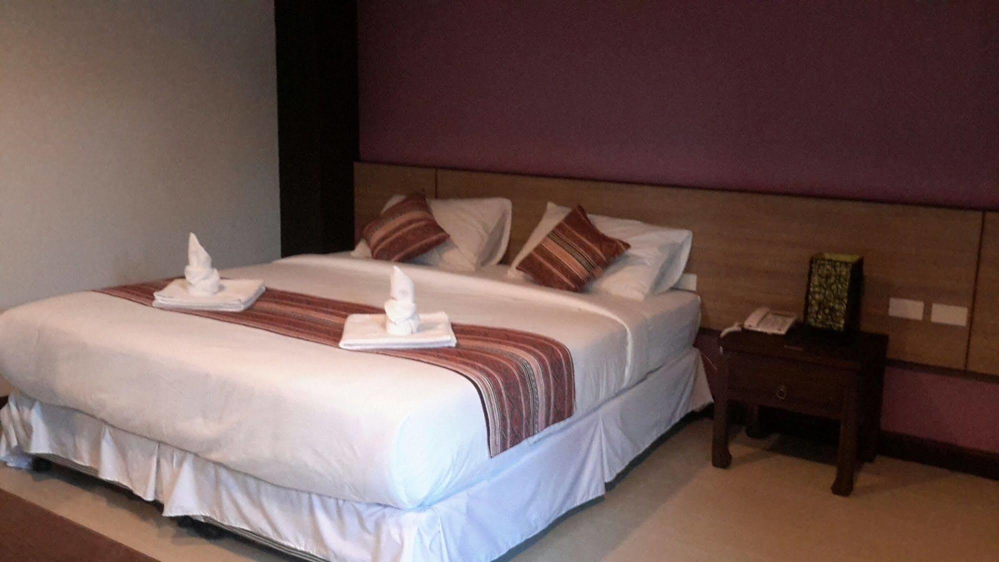 צ'יאנג ריי Oyo 1127 Baan Siam Hotel מראה חיצוני תמונה